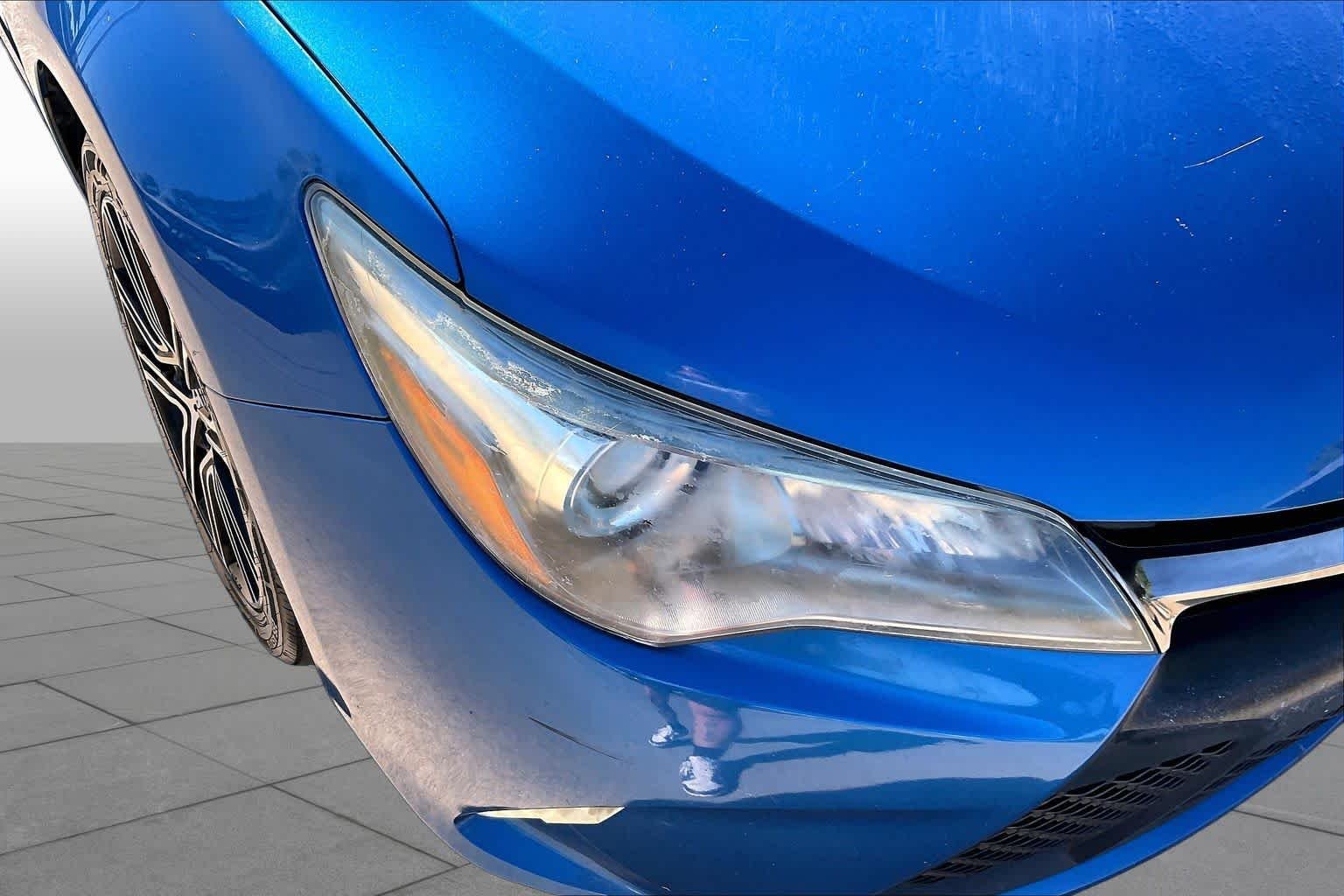 Used 2016 Blue Streak Metallic Toyota SE w/Special Edition Pkg image 27