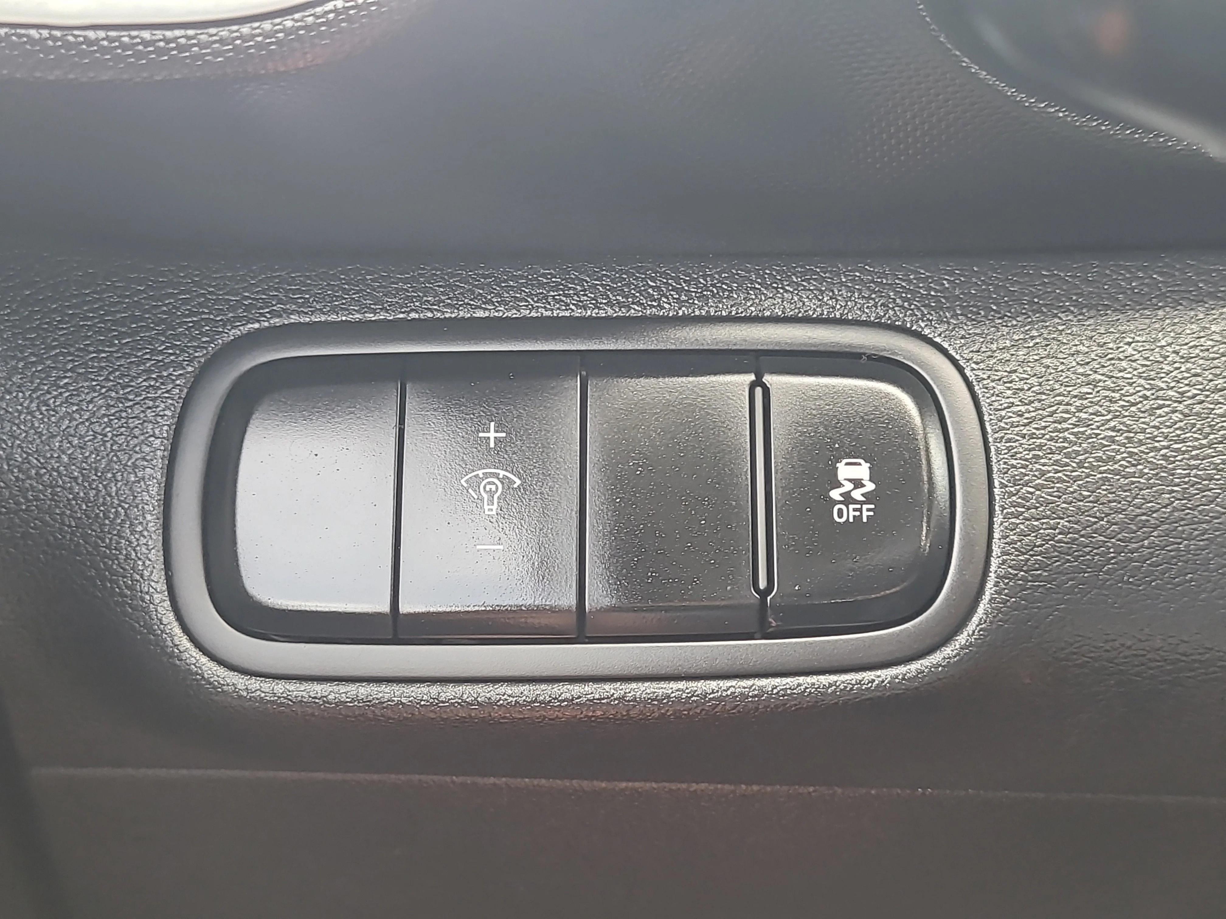 Used 2023 Ecotronic Gray Hyundai Limited image 30