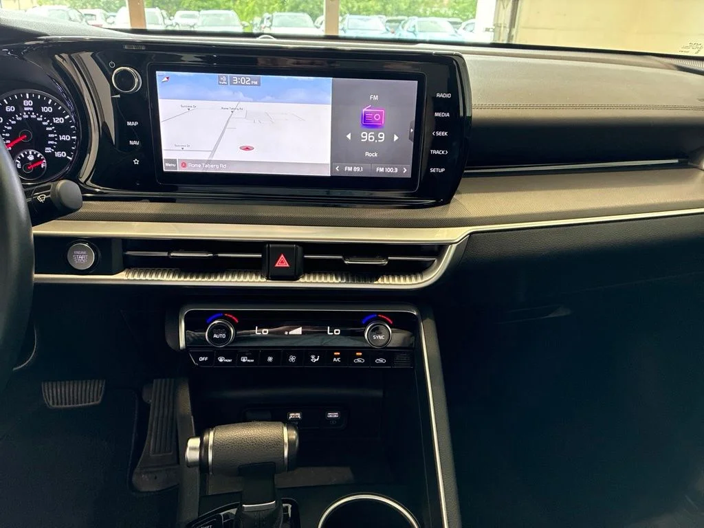Used 2022 Black Kia GT-Line image 19