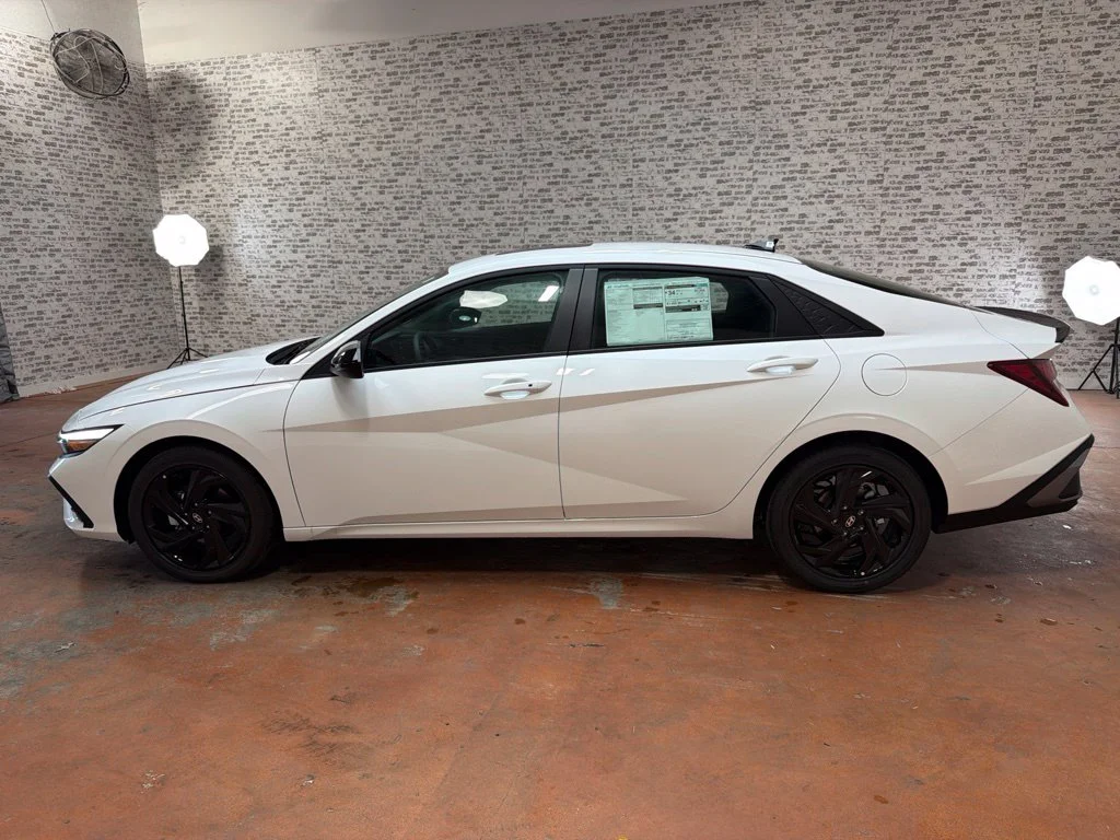 New 2026 Serenity White Hyundai SEL Sport image 4