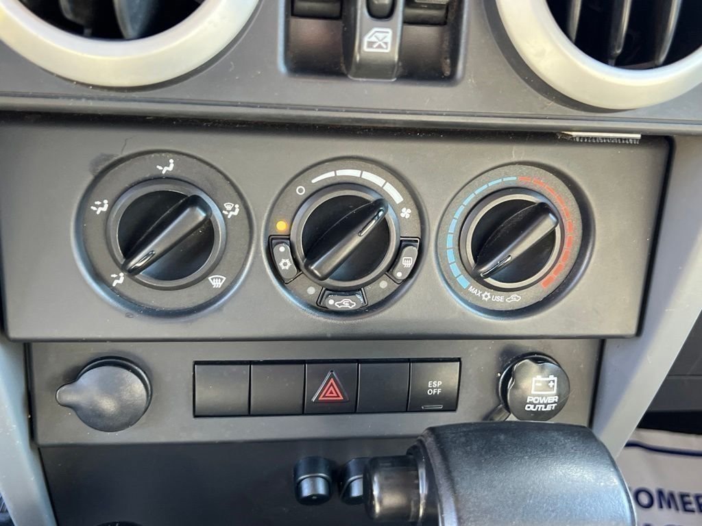 Used 2008 Steel Blue Metallic Jeep Unlimited Sahara image 25