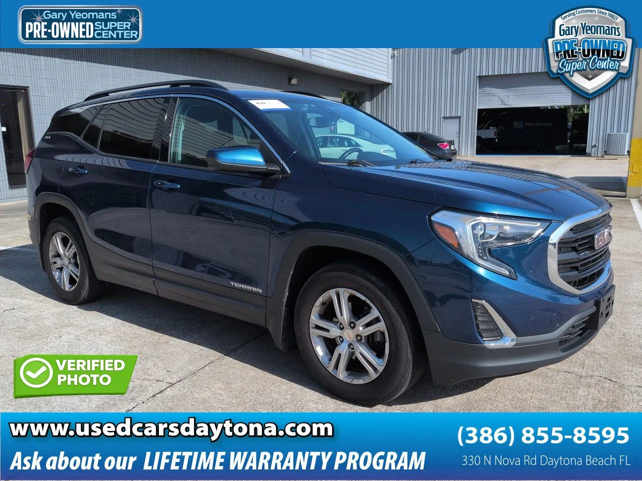 Used 2020 Blue Emerald Metallic GMC SLE image 1