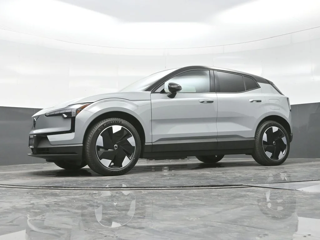 New 2026 Vapour Grey Volvo Twin Motor Performance Plus image 38