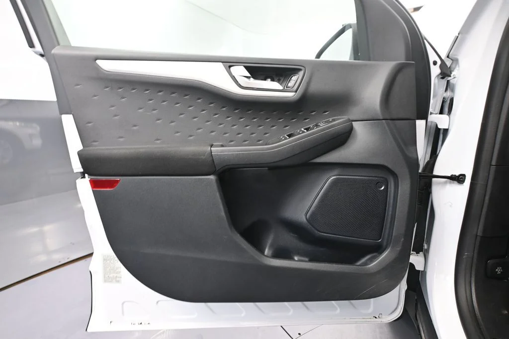 Used 2020 White Ford SE image 18