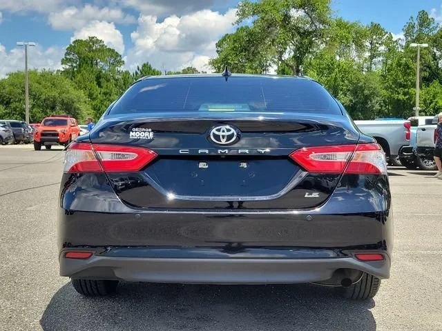2020 Toyota Camry LE - Photo 8