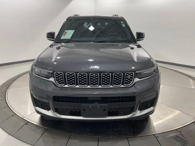 Used 2024 Gray Jeep Summit image 8
