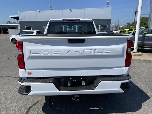 Used 2021 White Chevrolet Custom image 4