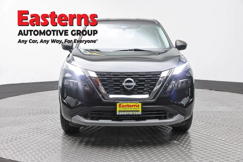 Used 2023 Black Nissan S image 2