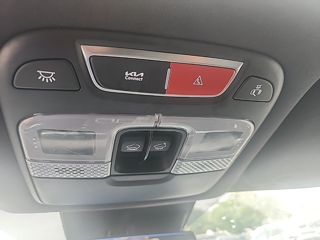 Used 2023 White Kia SX-Prestige X-Line image 25