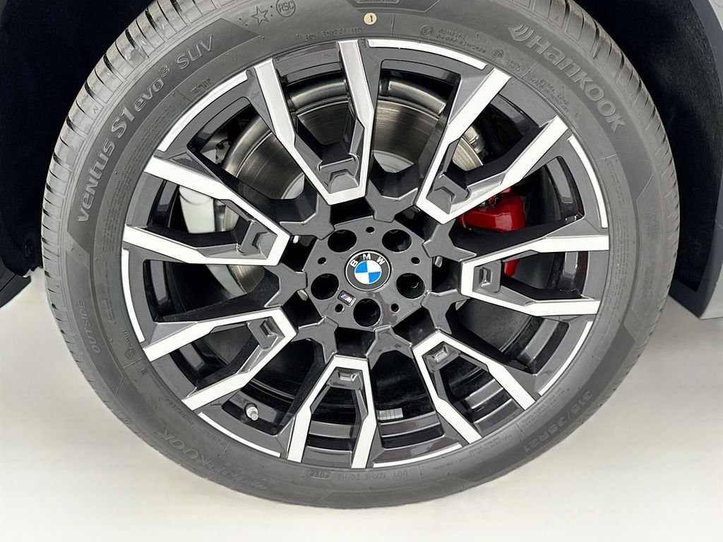 New 2026 Gray Metallic BMW xDrive50e image 32