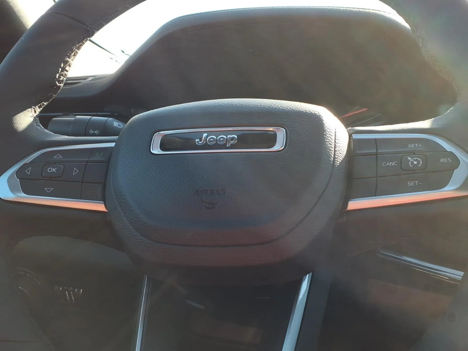 New 2026 Bright White Clear Coat Jeep Latitude Altitude image 14