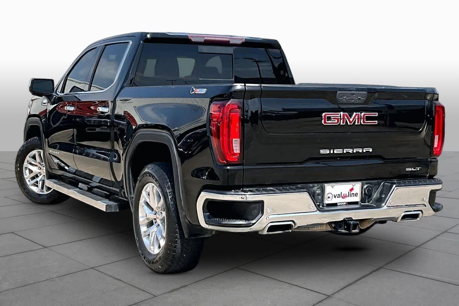 Used 2020 ONYX BLACK GMC SLT image 12