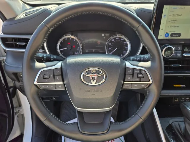 Used 2023 Beige Toyota XLE image 33