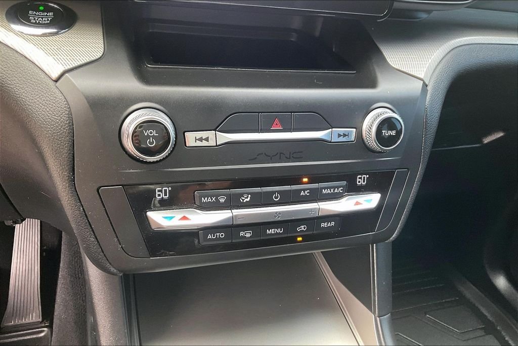 Used 2020 White Ford XLT image 30