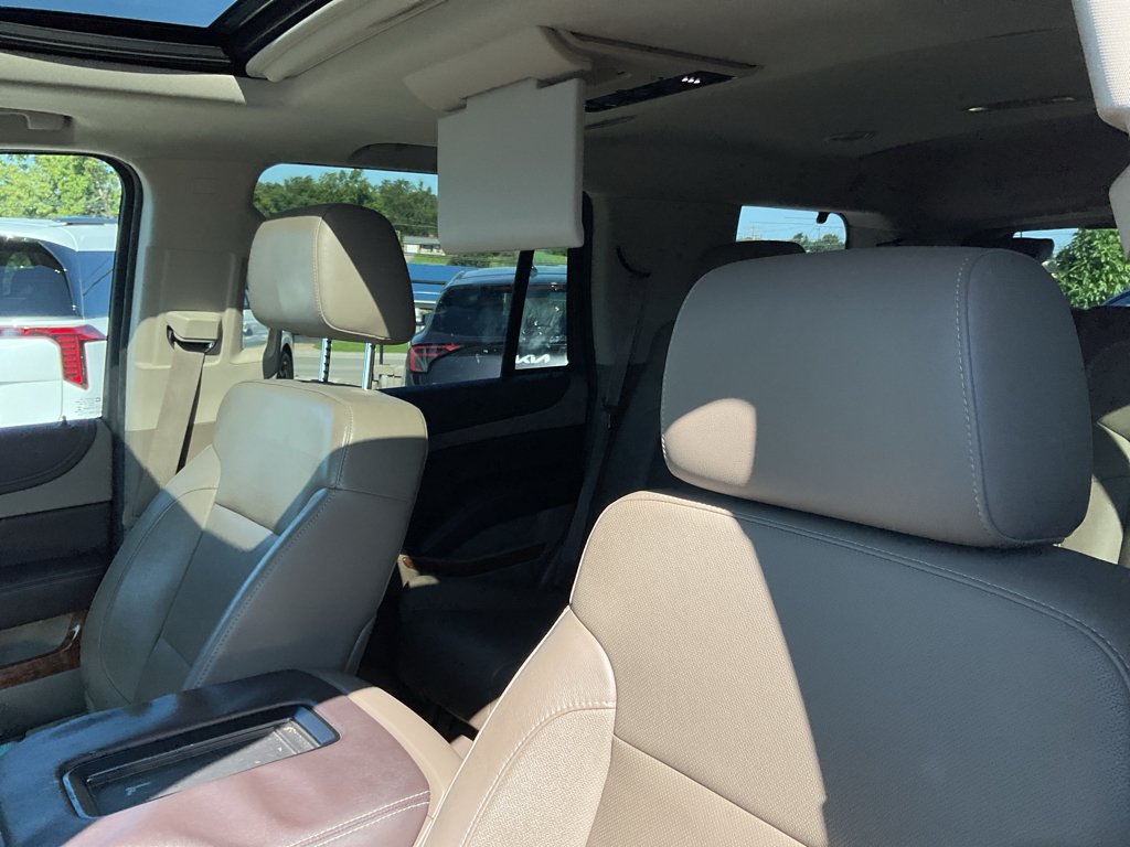 Used 2015 White Diamond Tricoat Chevrolet LTZ image 21