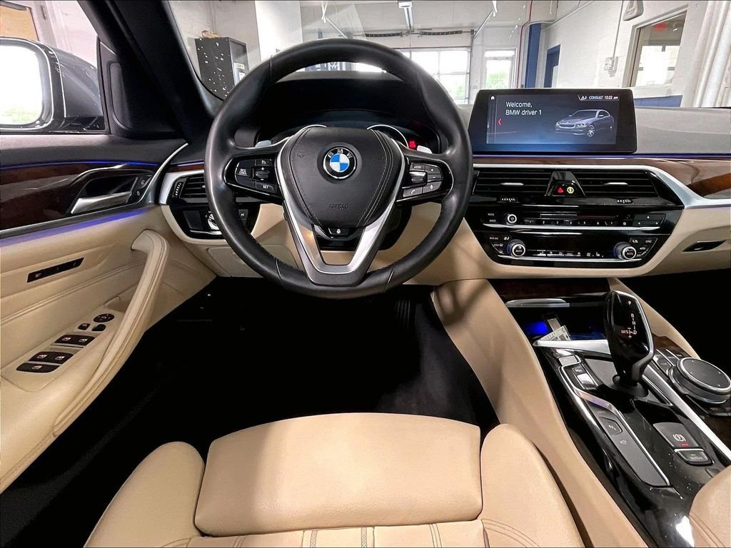 Used 2019 Blue BMW 530e xDrive iPerformance image 17
