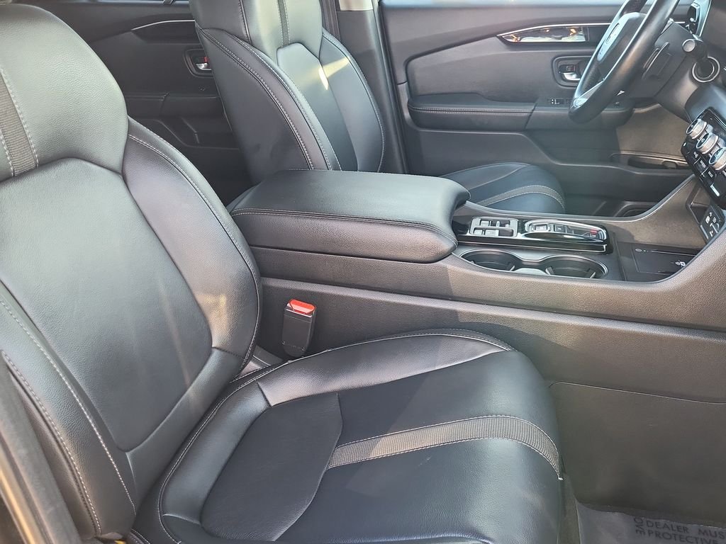 Used 2024 Black Honda EX-L image 21