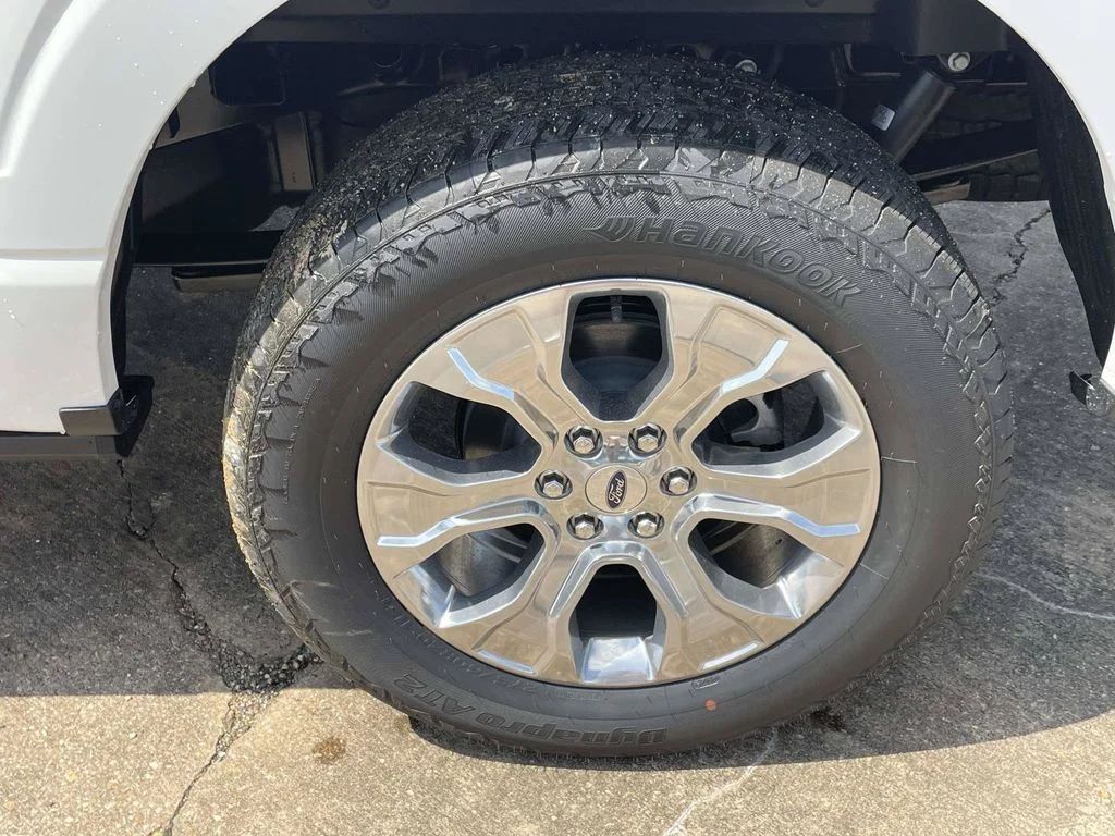 New 2026 White Ford Platinum image 9