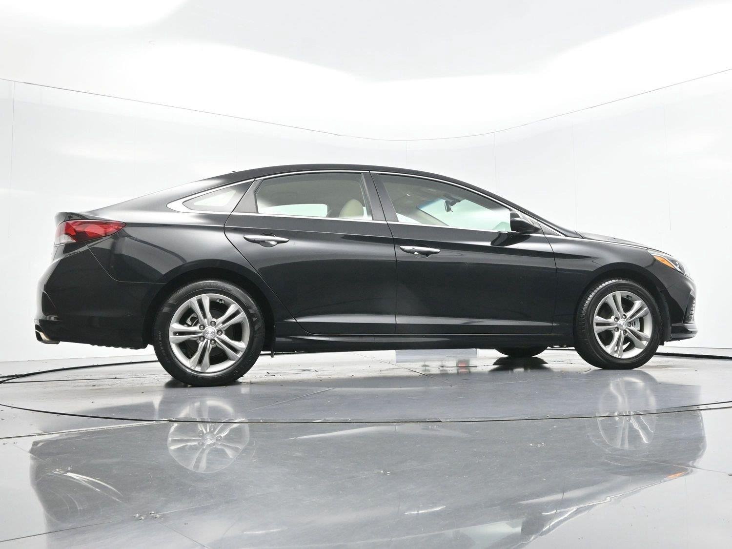 Used 2019 Phantom Black Hyundai SEL image 50
