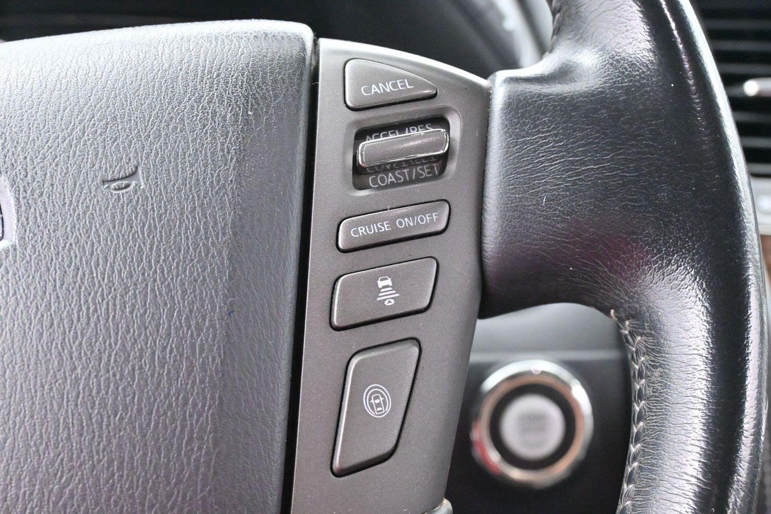 Used 2019 Pearl White Tricoat Nissan SL image 21