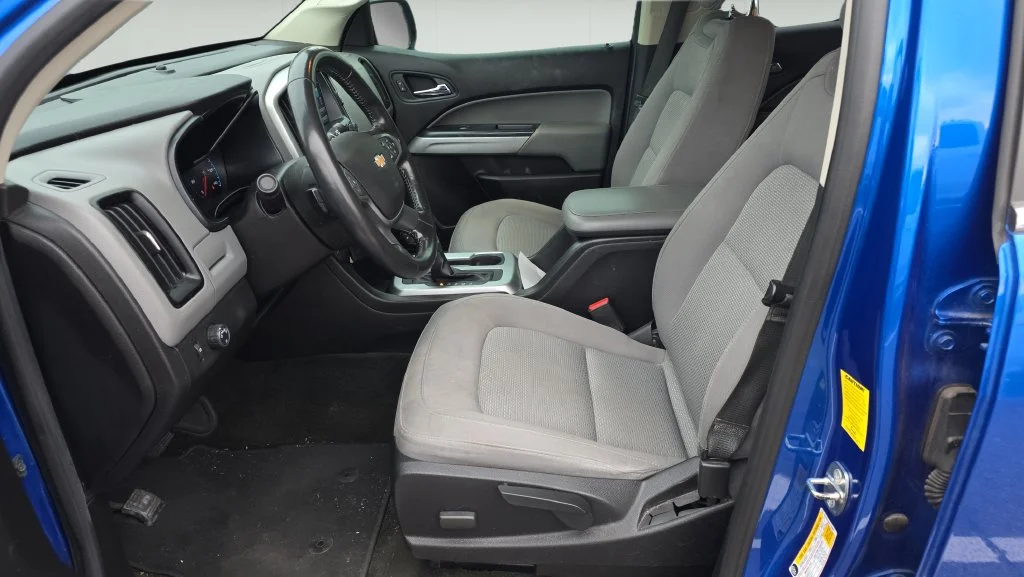 Used 2018 Blue Chevrolet LT image 17