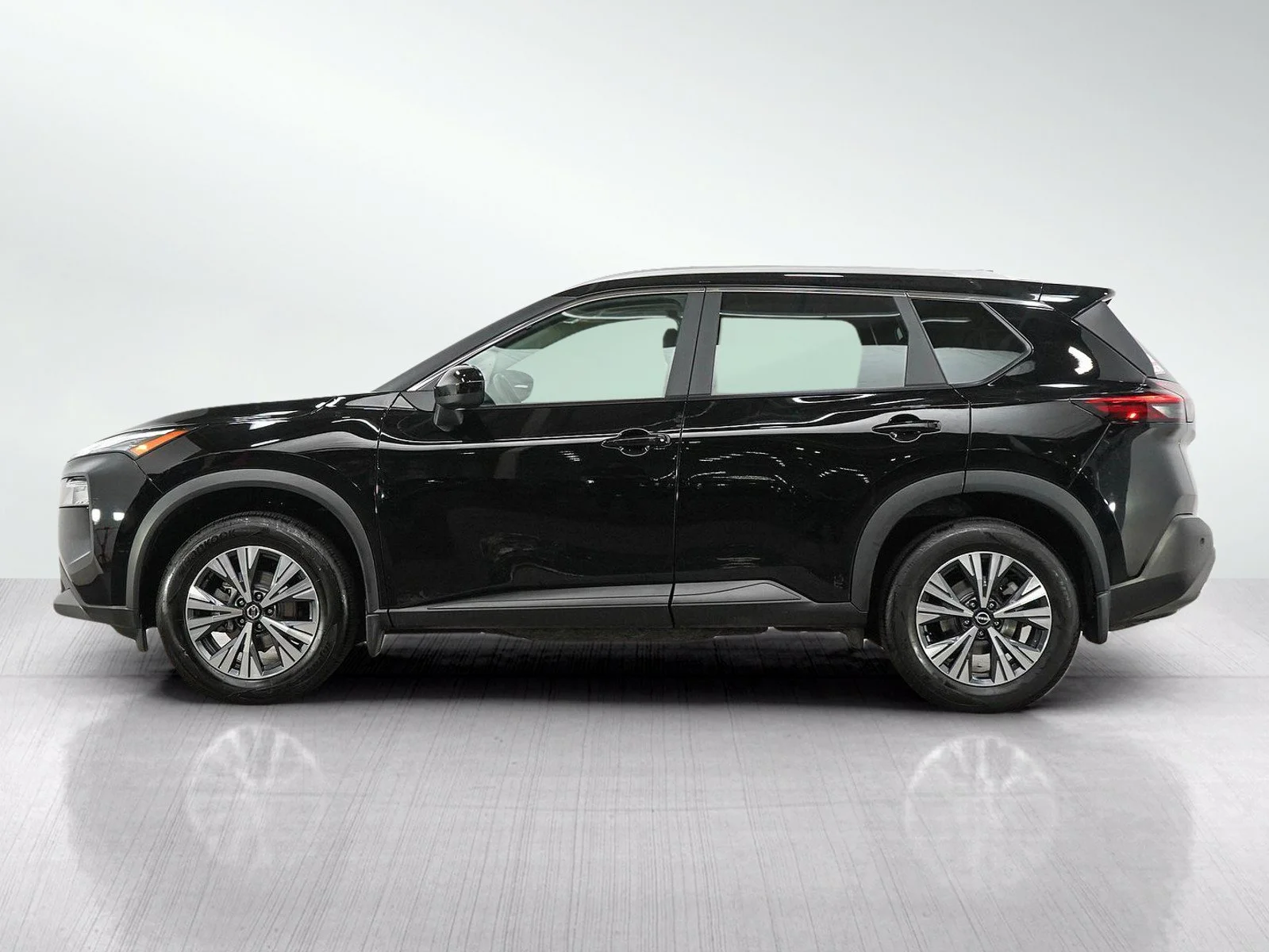 Used 2023 Nissan Rogue SV with VIN 5N1BT3BB5PC887454 for sale in Minneapolis, Minnesota
