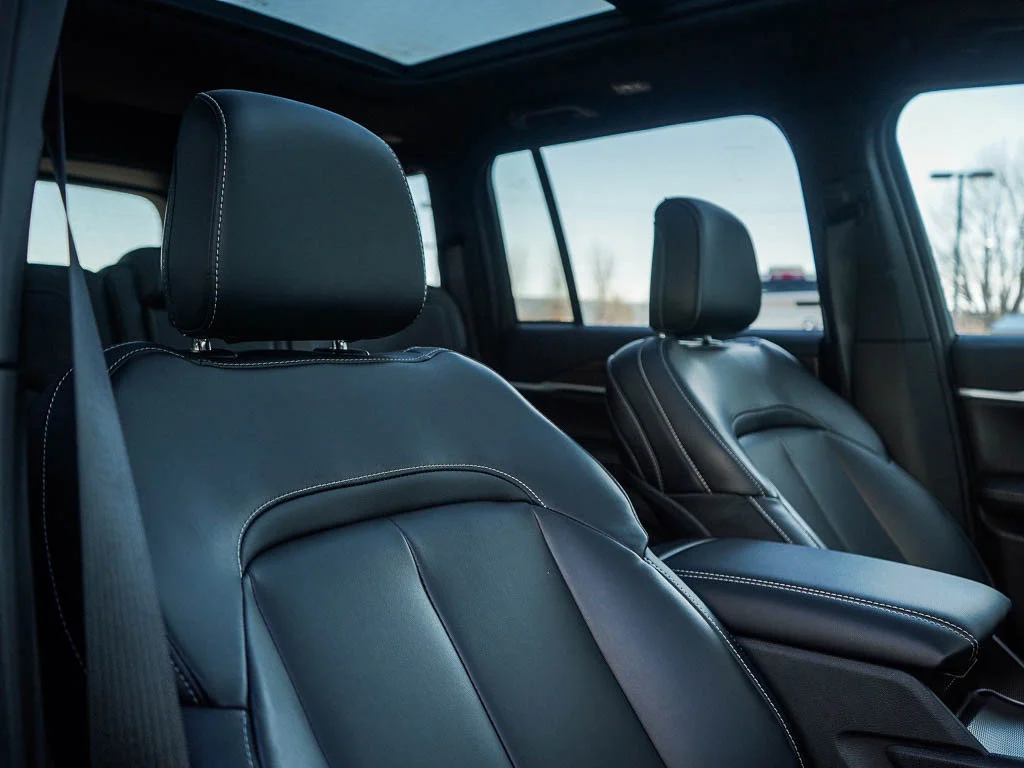 New 2026 Diamond Black Crystal Pearlcoat Jeep Limited image 12