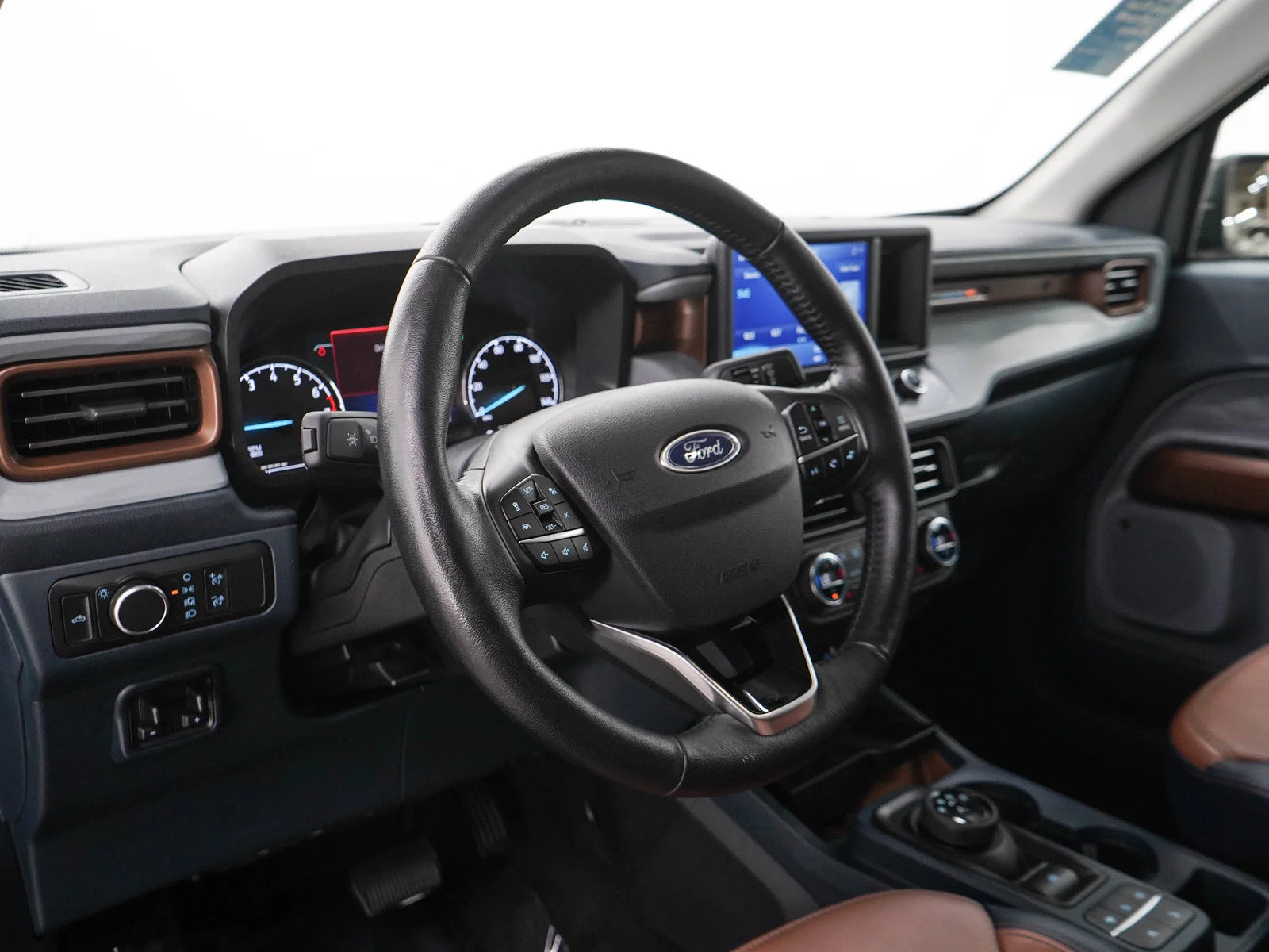 Used 2022 Gray Metallic Ford Lariat image 25