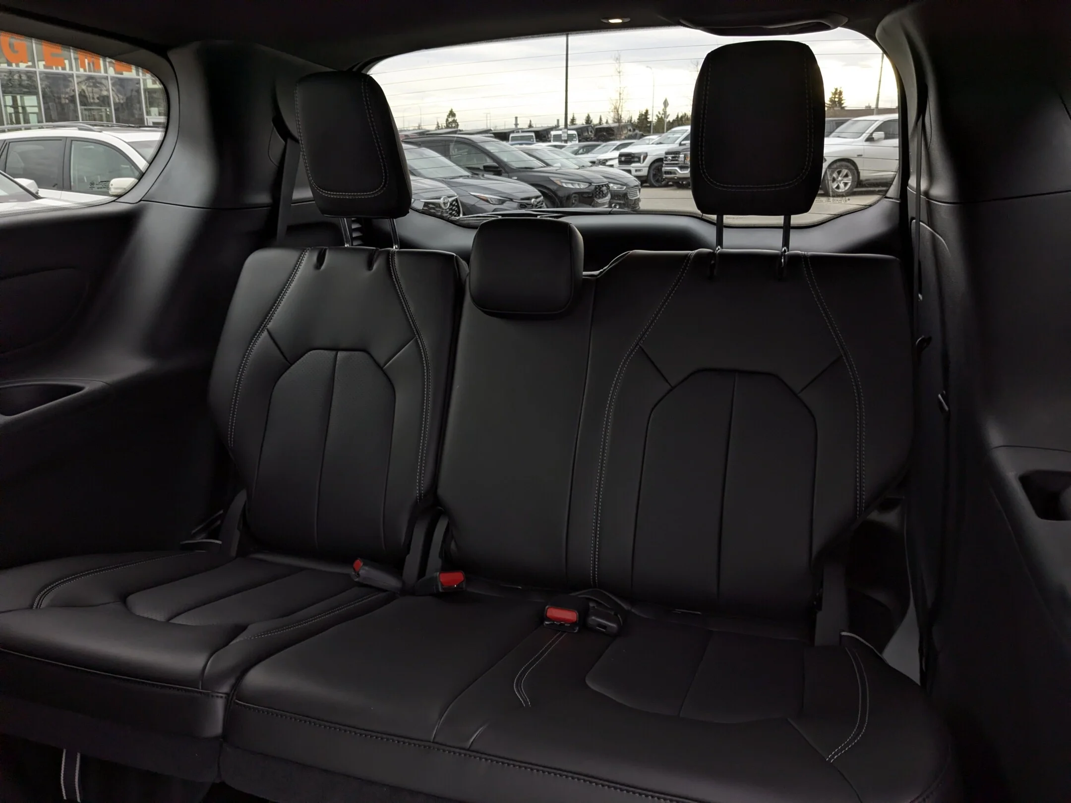 New 2026 Black Chrysler SXT - - FWD - Power Liftgate - Power Sliding Doors - Leather & More! image 29