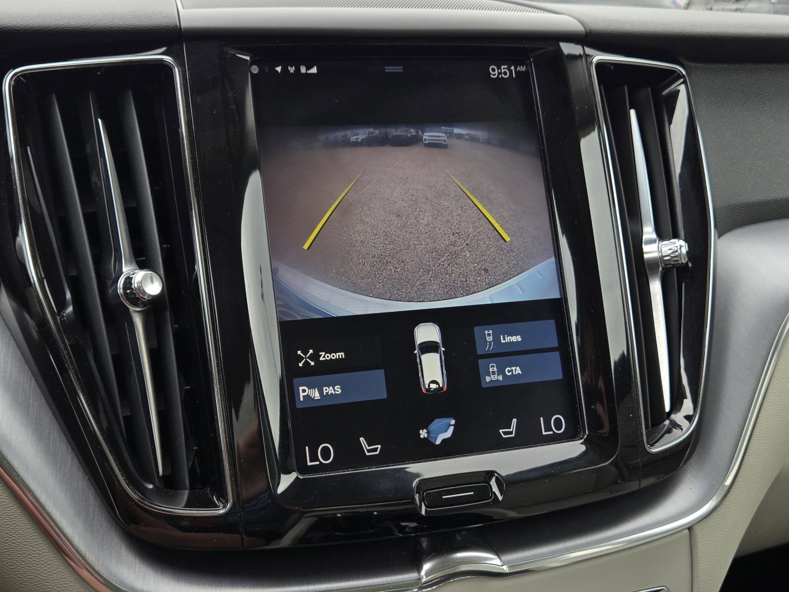 Used 2020 Crystal White Volvo Momentum image 22