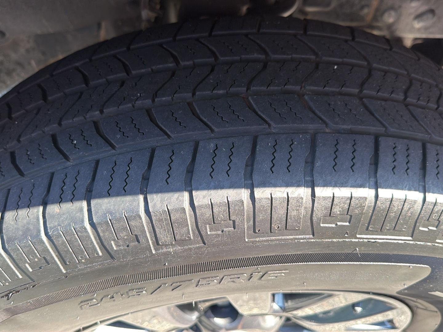 Used 2023 RED Toyota SR5 image 39