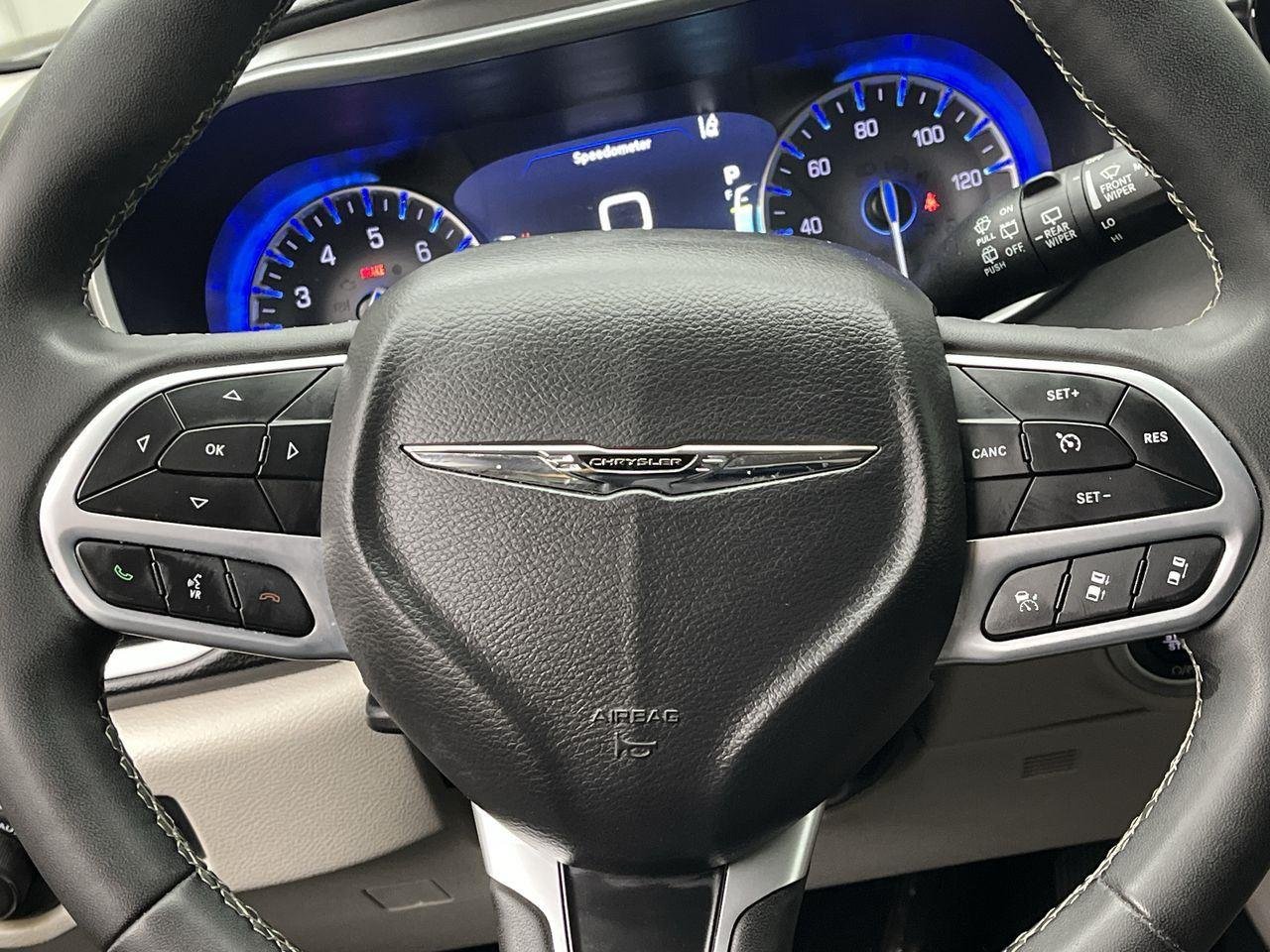 Used 2024 Silver Mist Clearcoat Chrysler Touring L image 14