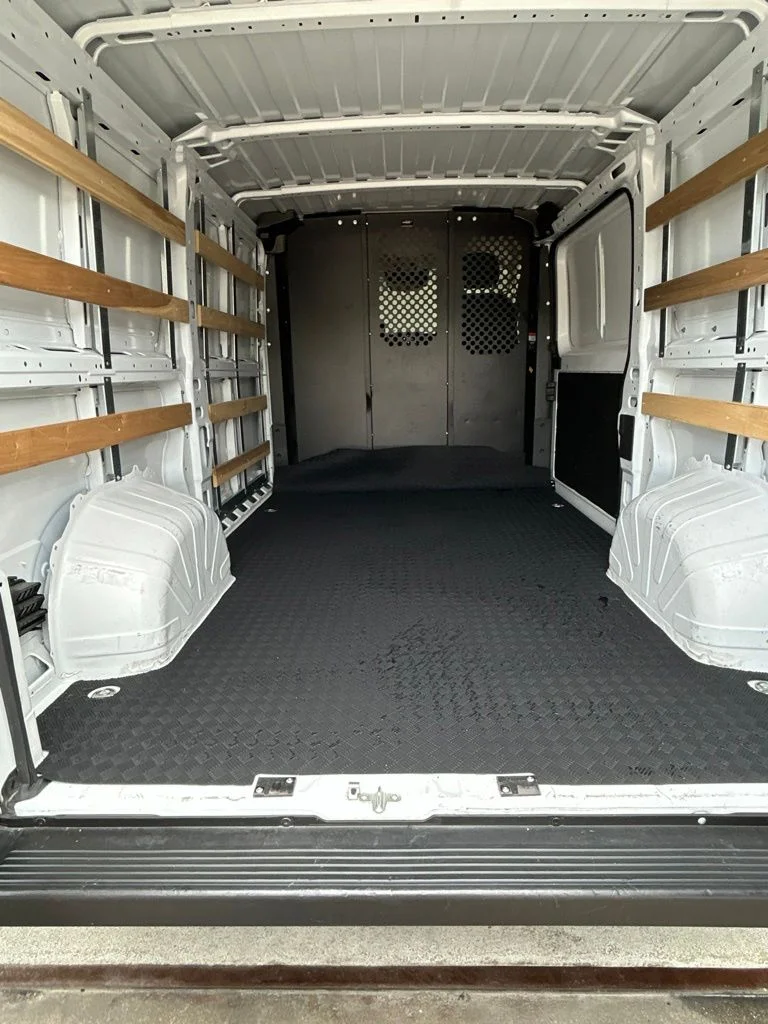 Used 2025 White Ram Base image 17