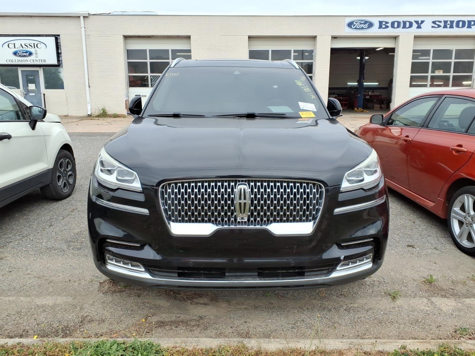 Used 2020 Black Lincoln Reserve image 2