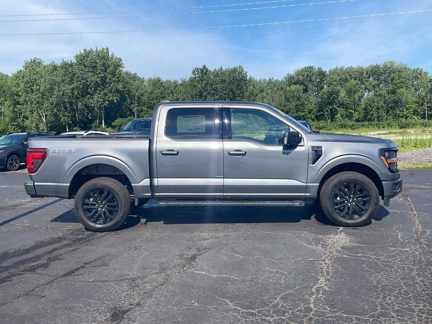 New 2026 Carbonized Gray Metallic Ford XLT image 9