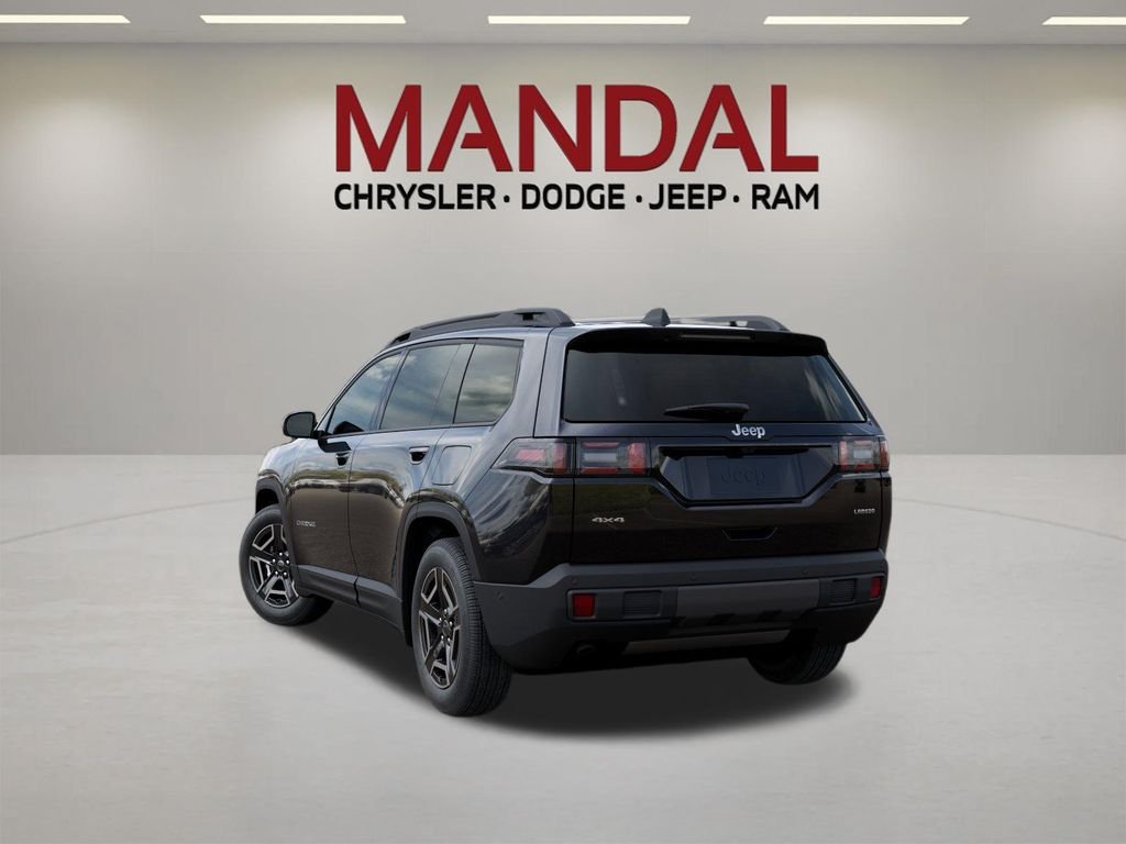 New 2026 Diamond Black Crystal Pearl-Coat Exterior Paint Jeep Laredo image 3