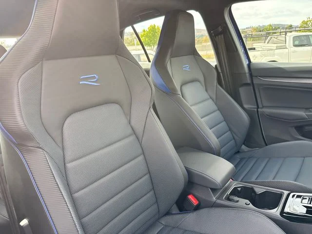 New 2026 Lapiz Blue Metallic Volkswagen 2.0T image 19
