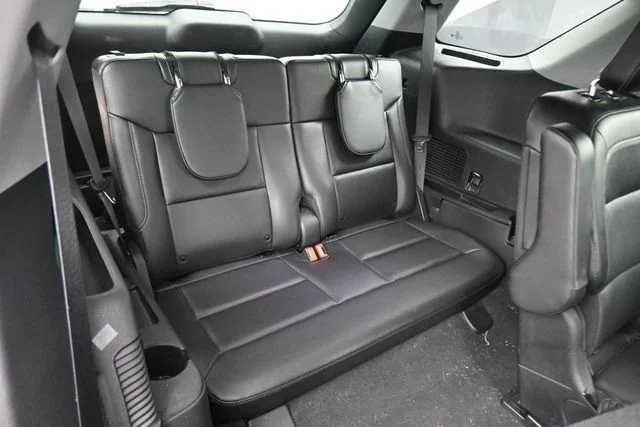 Used 2023 Gray Ford Limited image 18