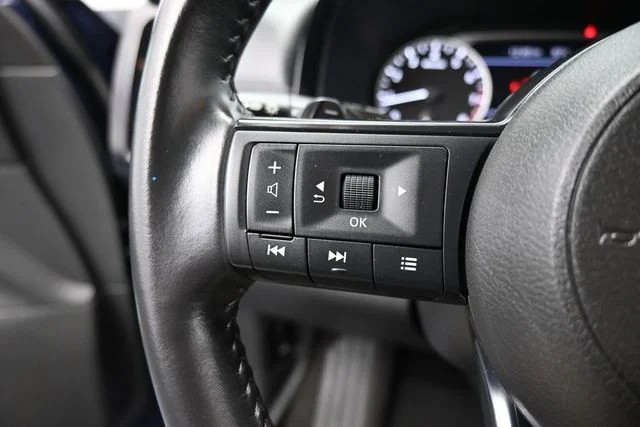 Used 2025 Blue Nissan SV image 21