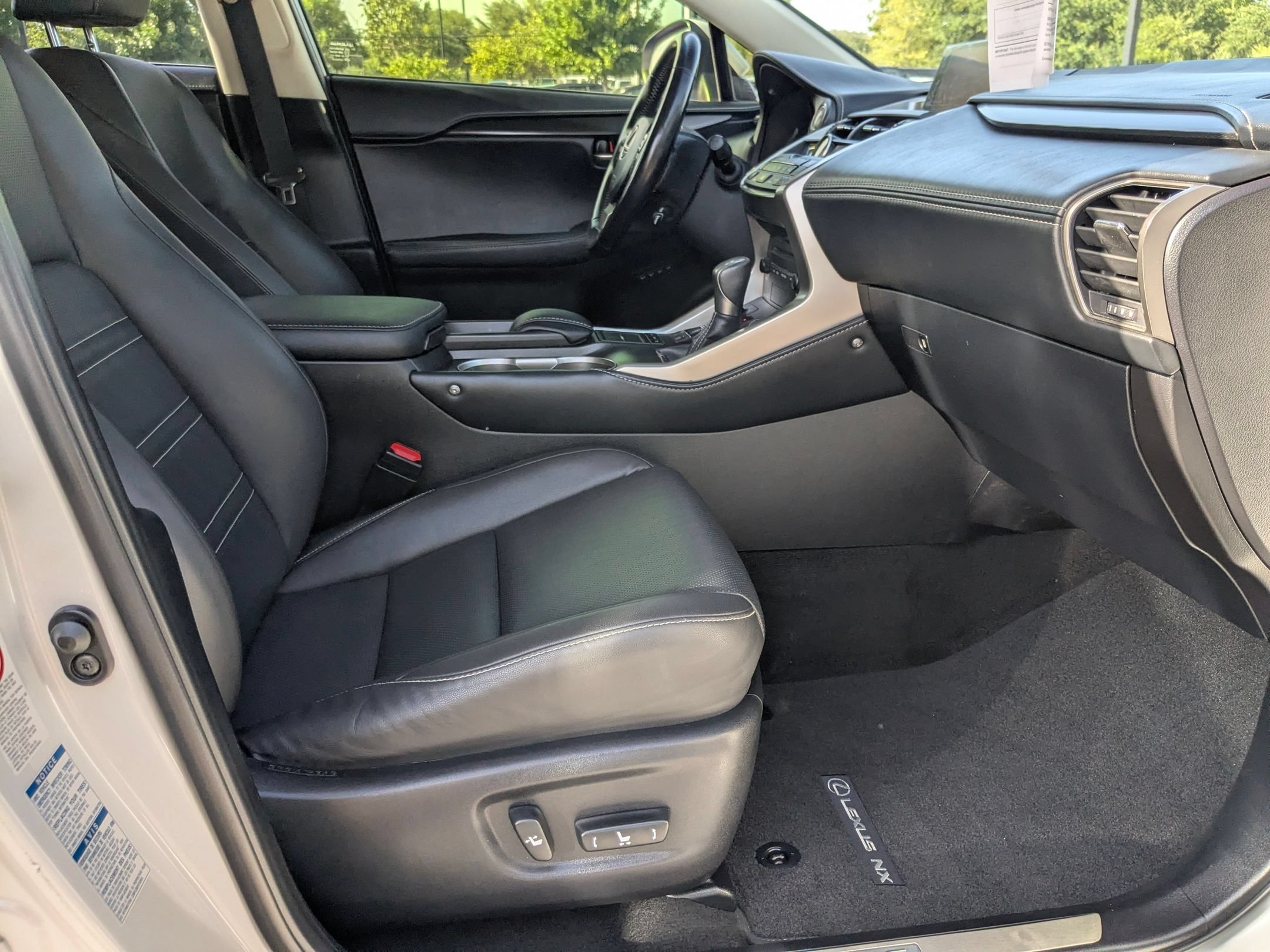 Used 2015 White Pearl Lexus 200t image 24