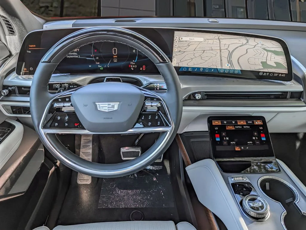 2026 Cadillac VISTIQ Sport - Photo 17