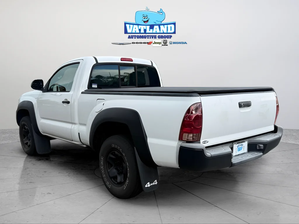 Used 2012 Super White Toyota Base image 3