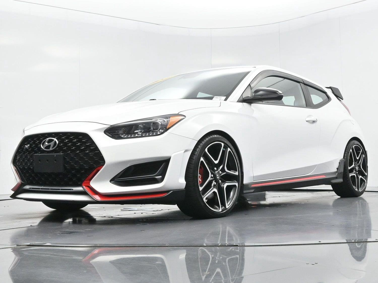 Used 2022 Lunar White Hyundai Base image 43