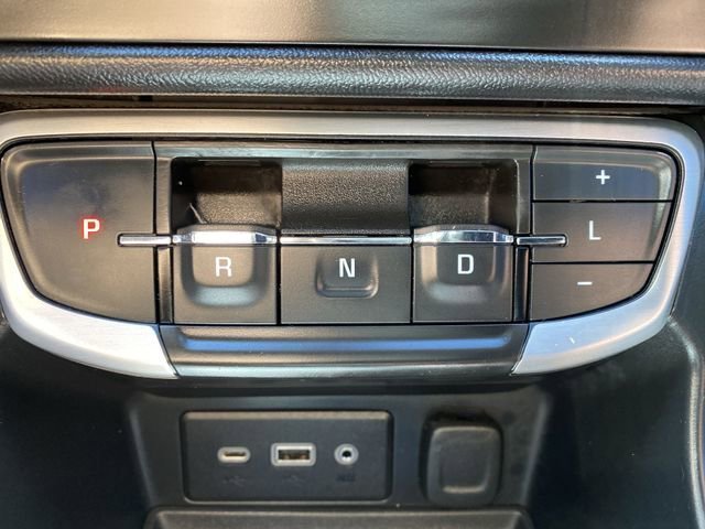 Used 2023 Sterling Metallic GMC SLE image 19