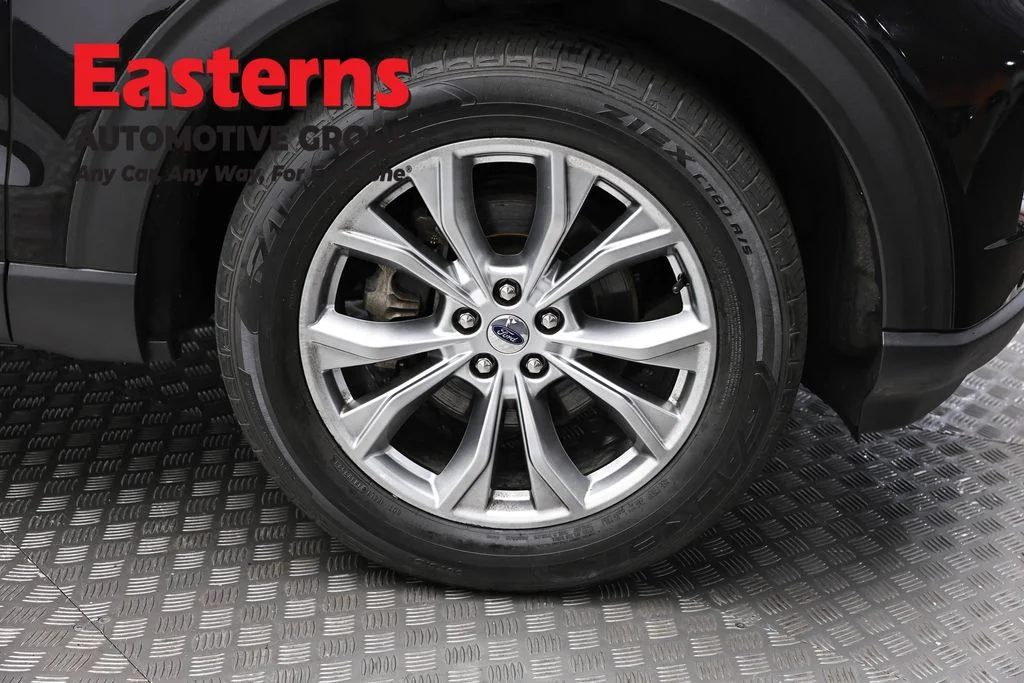 Used 2020 Black Ford Limited image 33