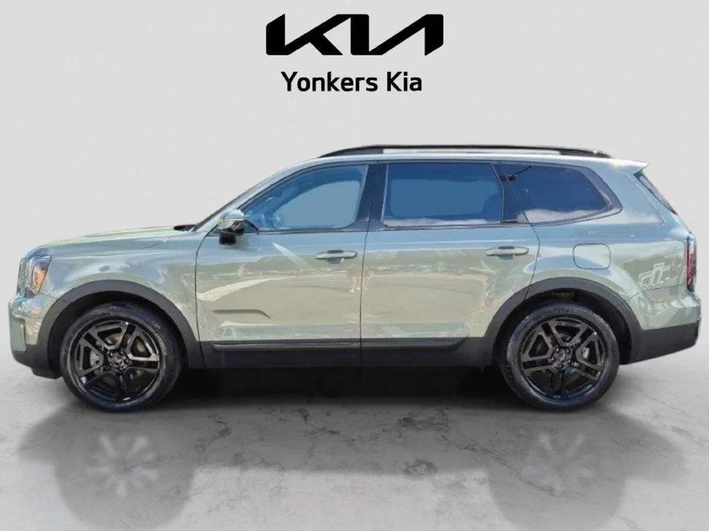 Used 2025 Green Kia SX-Prestige X-Line image 12