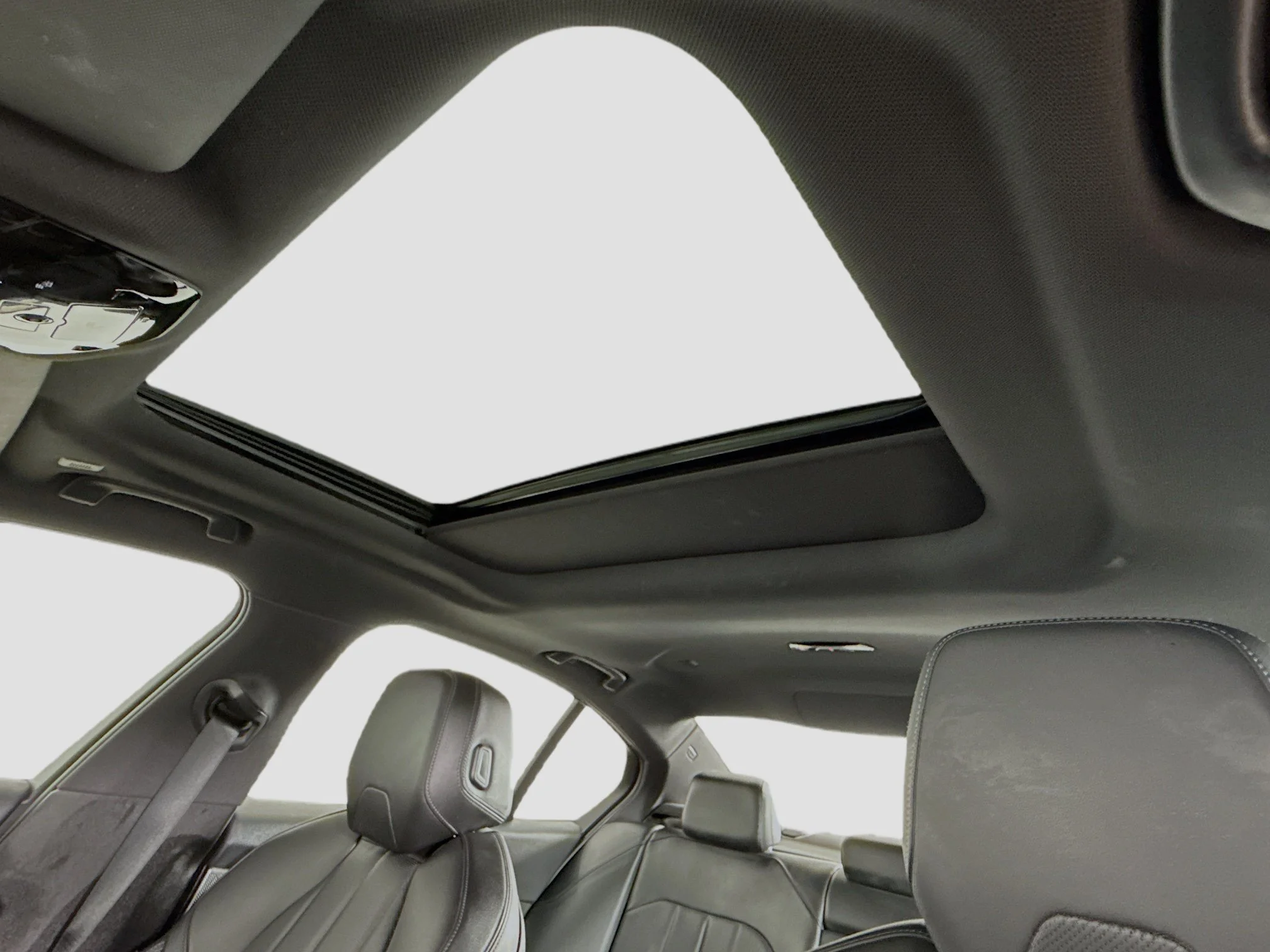 Used 2024 Gray BMW 530i image 22