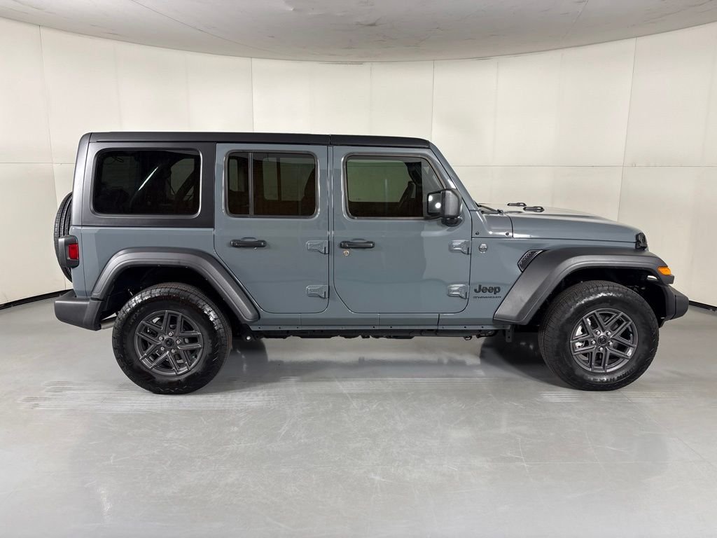 Used 2025 Gray Jeep Sport S image 9
