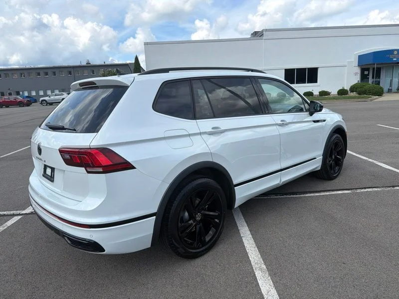 Used 2023 White Volkswagen 2.0T SE R-Line Black image 3