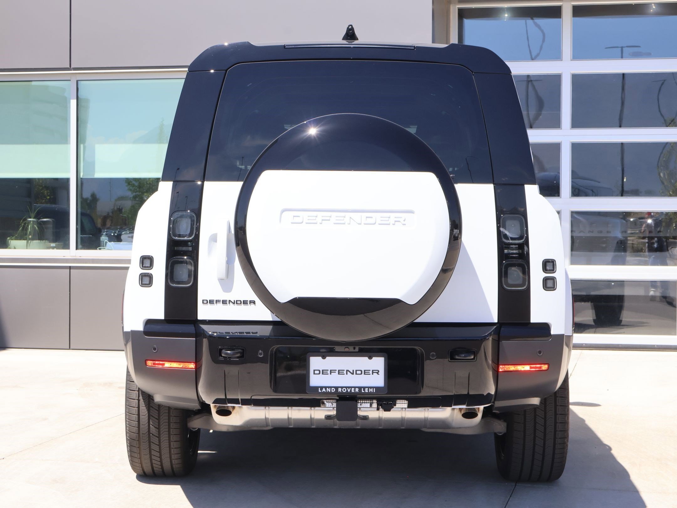 New 2026 Fuji White LAND ROVER P300 S image 7